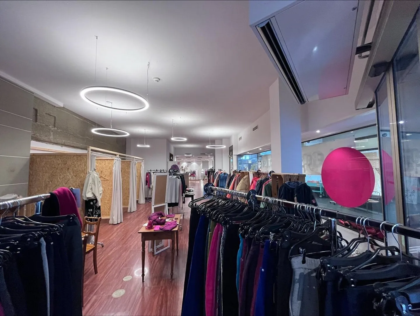 POP UP until April 30, 2026 in the heart of Bern - Photo 6 of 9