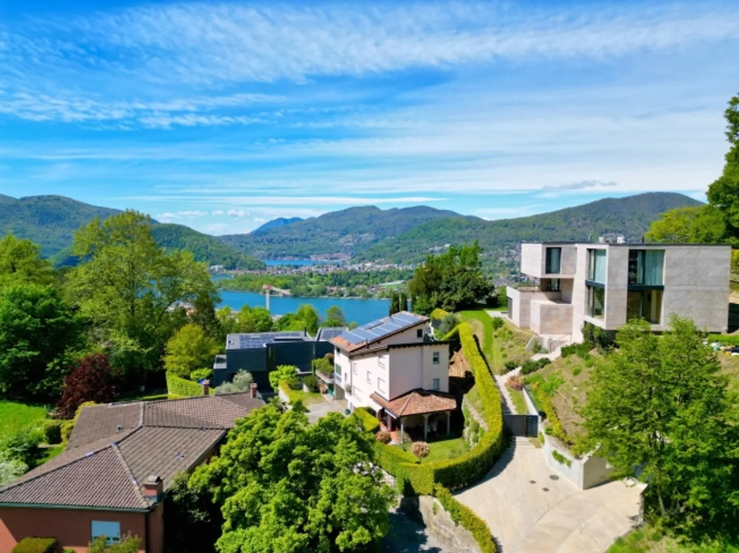 Modern Penthouse with Panoramic Terrace and Fine Finishes - Photo 4 of 20