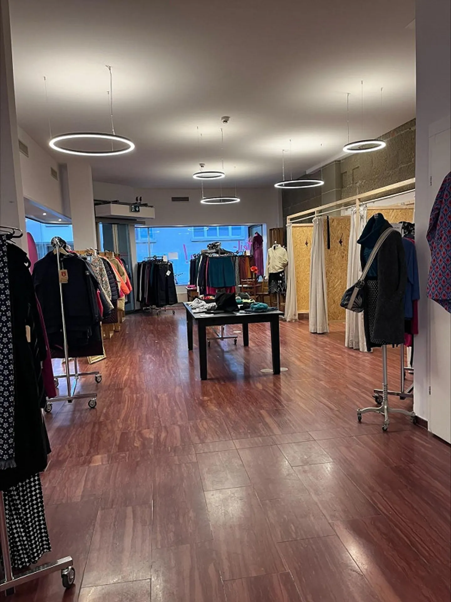 POP UP until April 30, 2026 in the heart of Bern - Photo 7 of 9