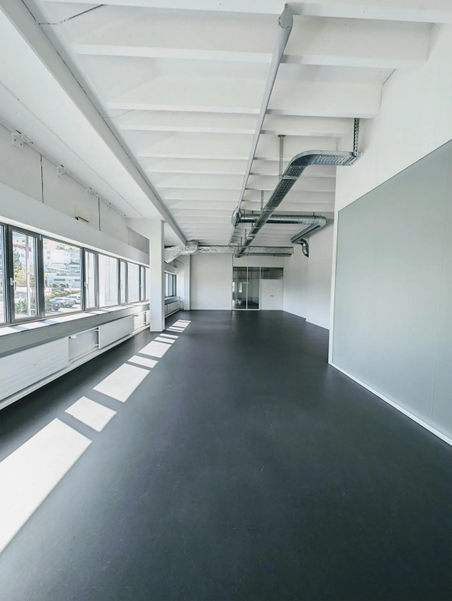 Spazi per uffici moderni in un ambiente innovativo - Foto 4 di 12