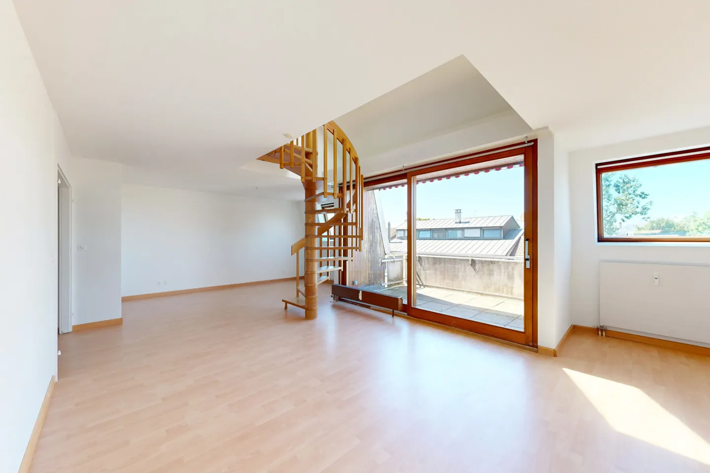 Appartamento duplex cerca nuovo inquilino! - Foto 4 di 11