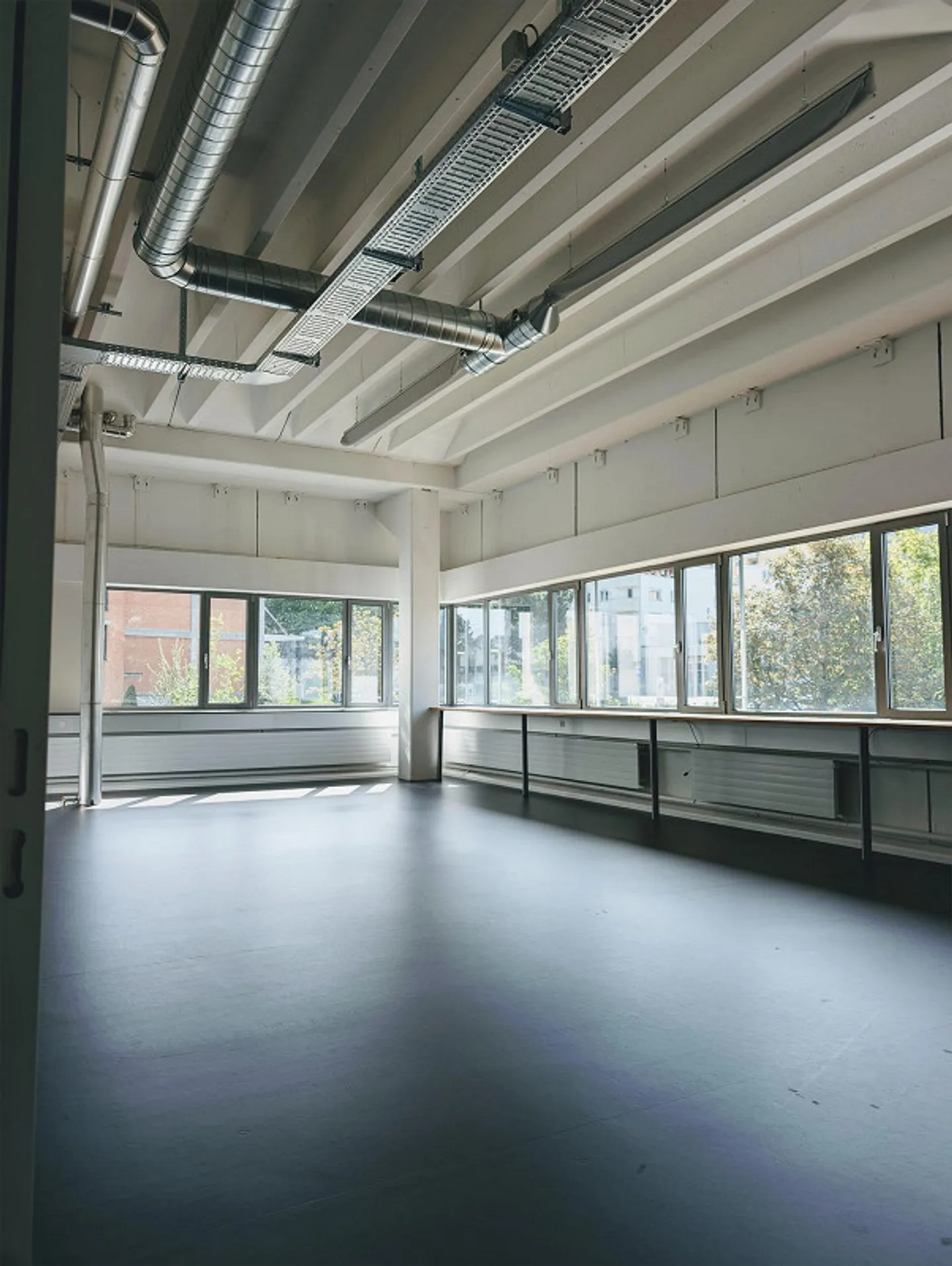 Spazi per uffici moderni in un ambiente innovativo - Foto 8 di 12