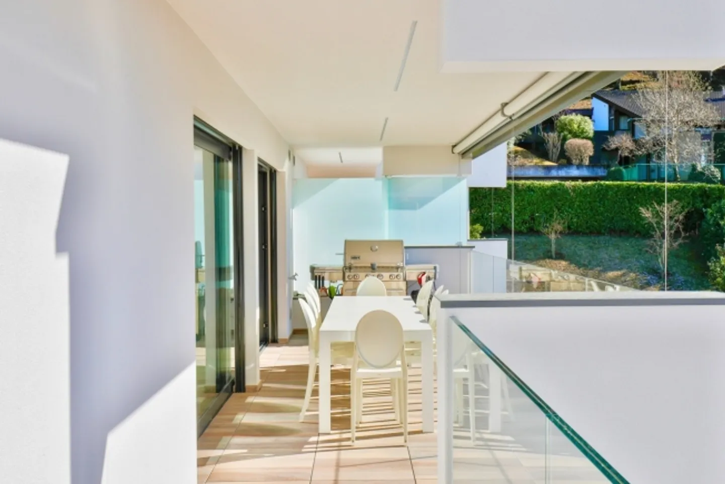 Modern Penthouse with Panoramic Terrace and Fine Finishes - Photo 6 of 20