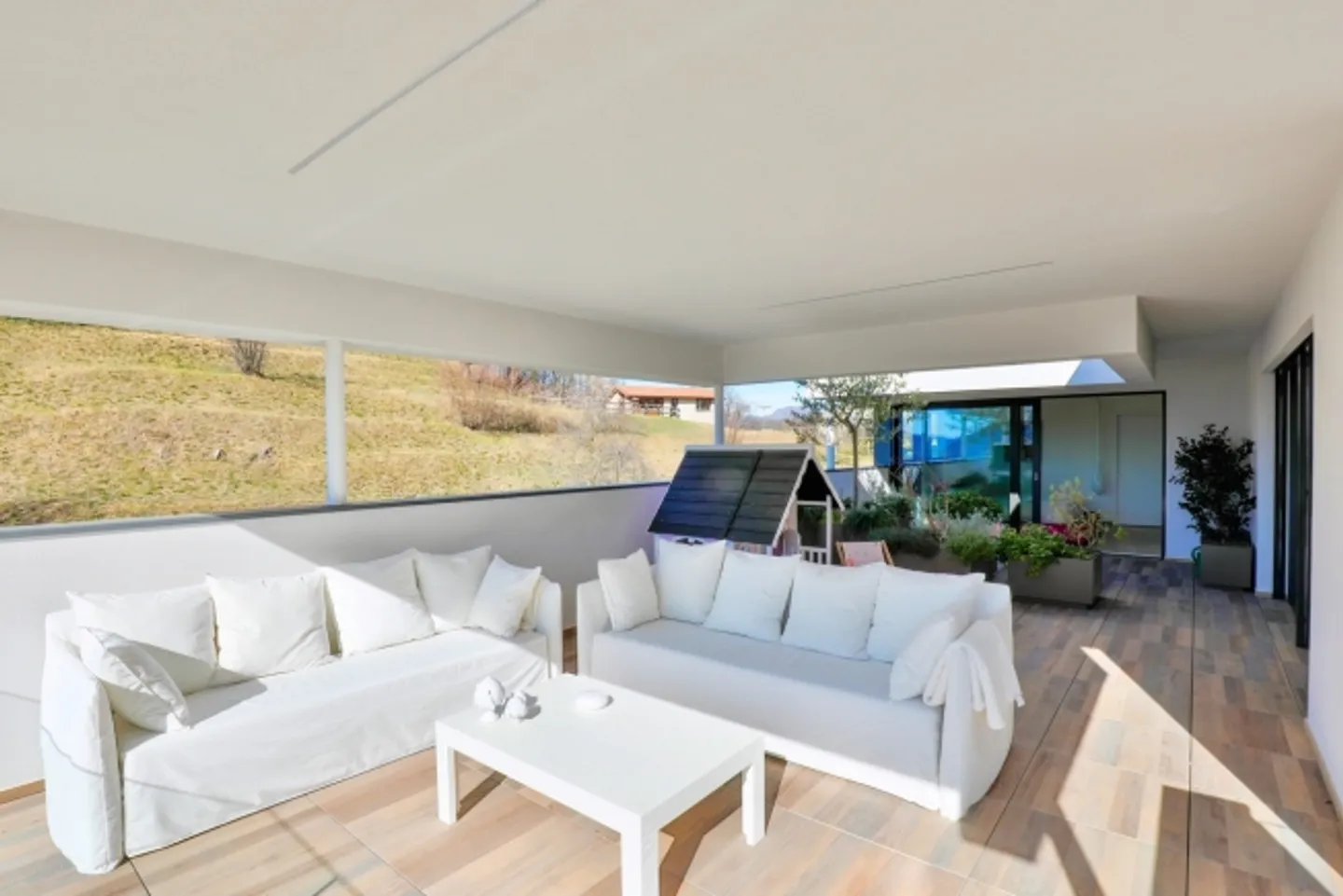 Modern Penthouse with Panoramic Terrace and Fine Finishes - Photo 7 of 20