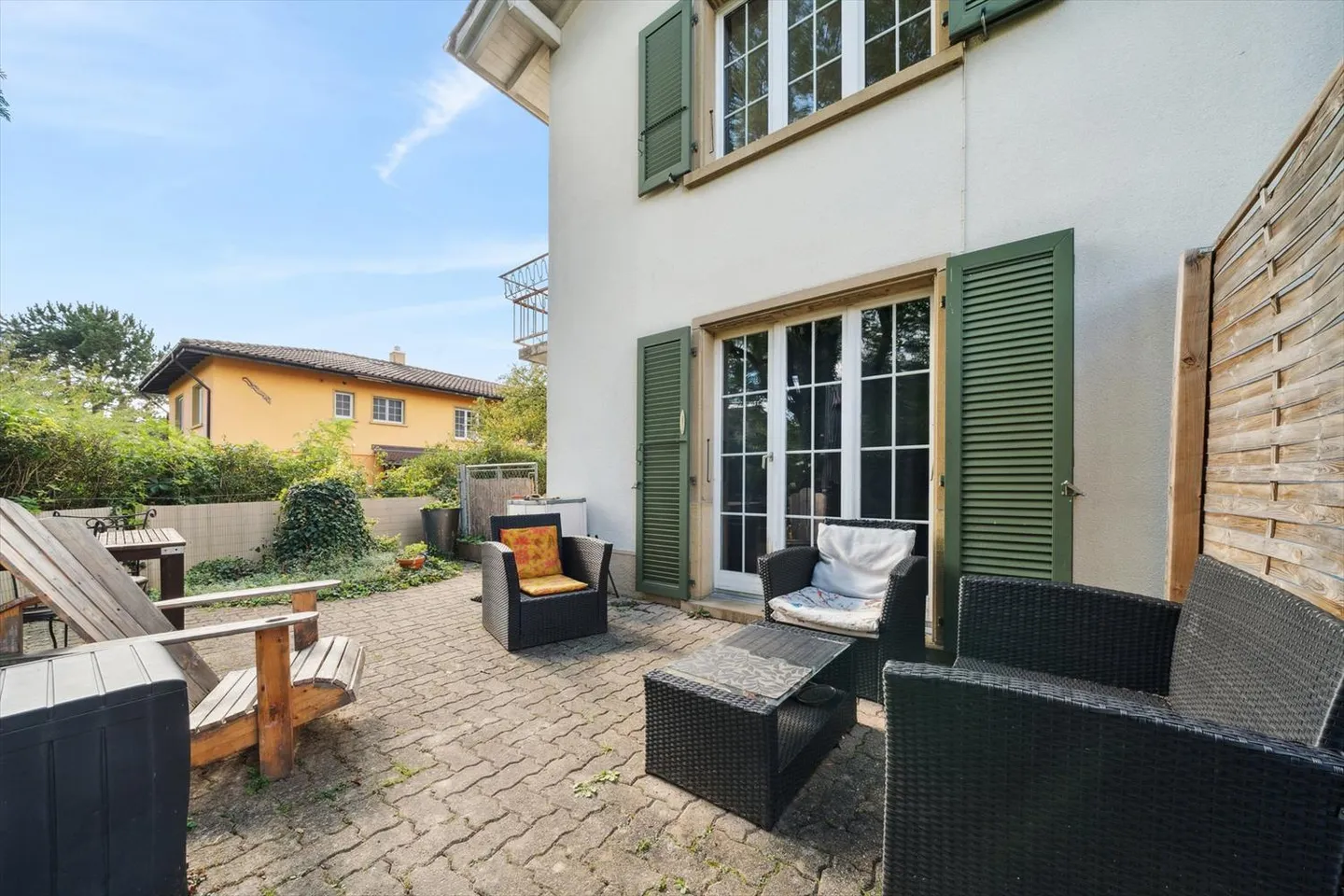 Haus mit drei Wohnungen und Bauland - Foto 4 von 13