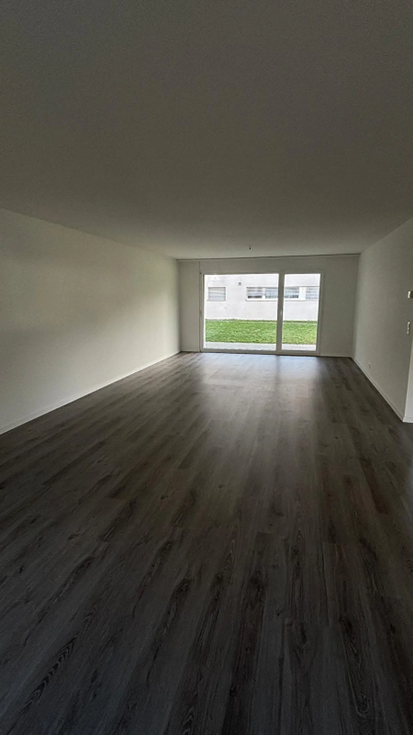 Modern 3.5 Room Apartment in Schlatt - Photo 3 of 8