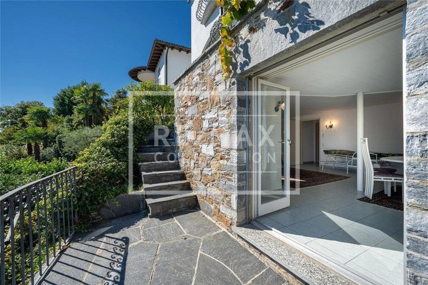 Villa con vista lago imprendibile - Foto 9 di 13