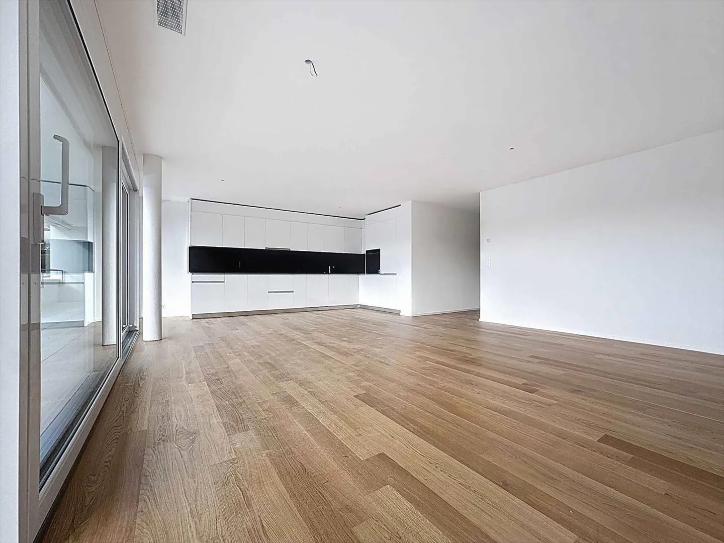 Appartamento con 4,5 stanze e balconi coperti - Foto 2 di 12