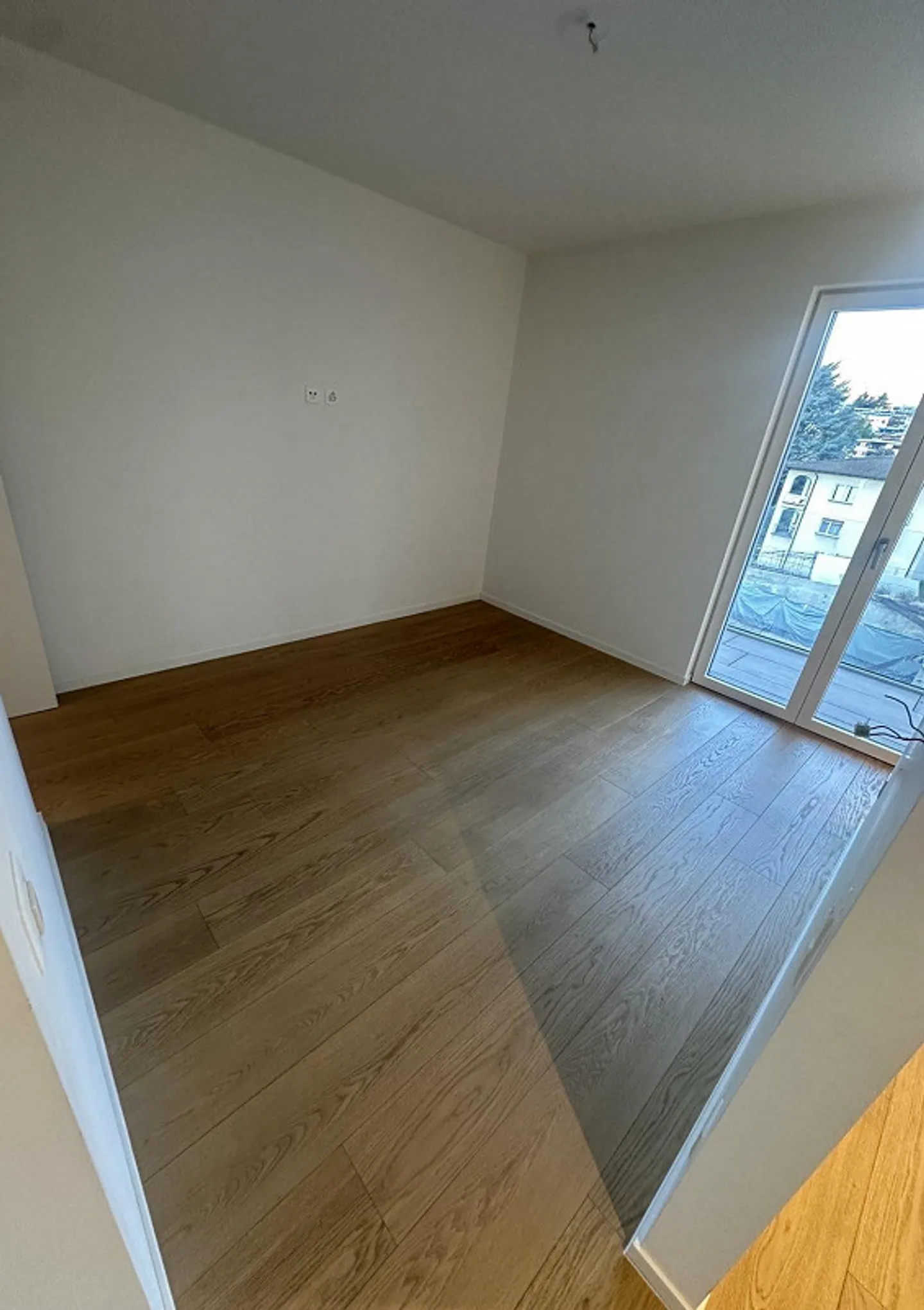 NUOVO PREZZO- STRATEGICO 3,5 LOC. A LUGANO CON VISTA LAGO - ID 23625 - Foto 6 di 11