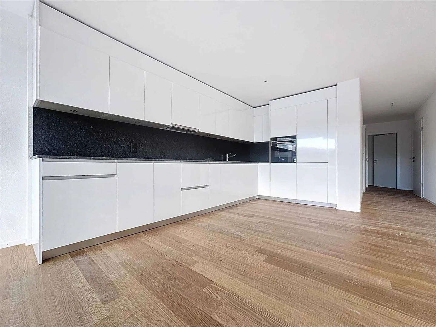 Appartamento con 4,5 stanze e balconi coperti - Foto 4 di 12