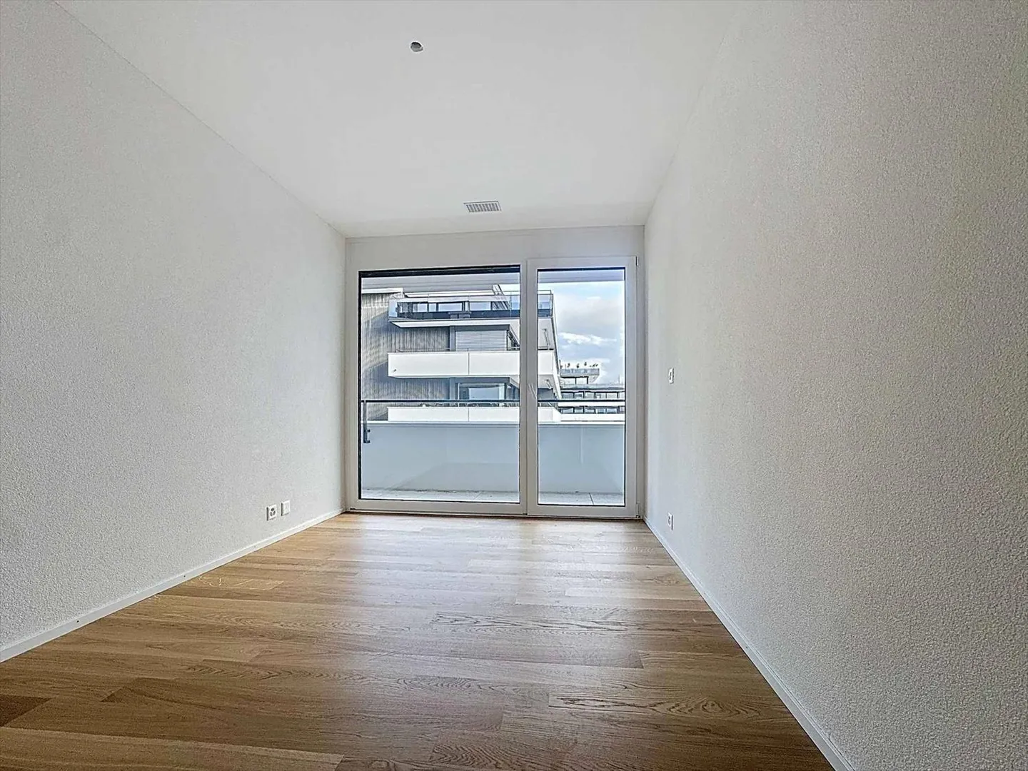 Appartamento con 4,5 stanze e balconi coperti - Foto 6 di 12