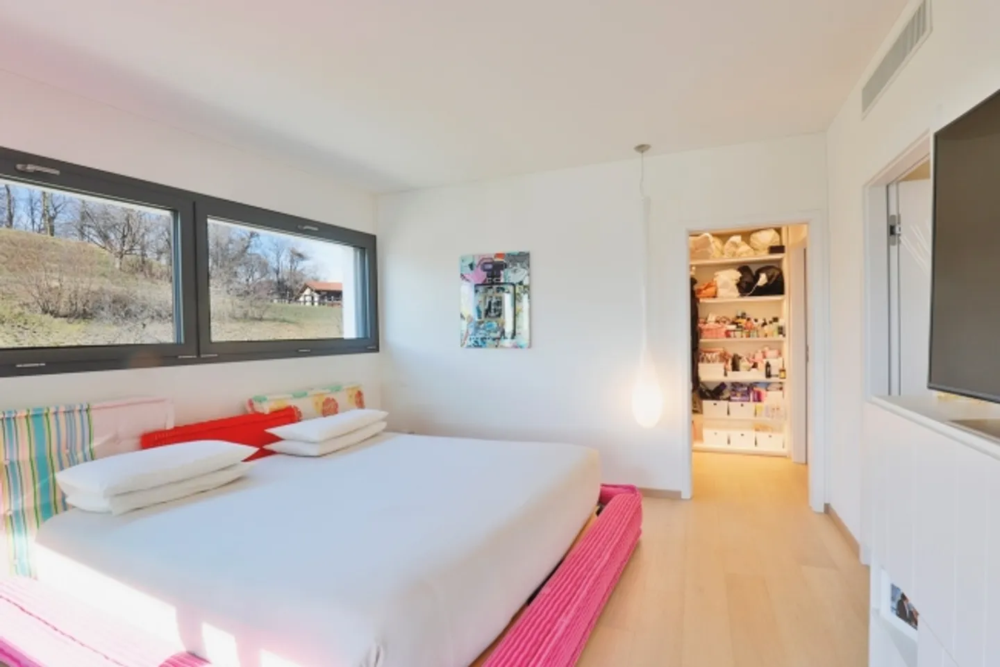 Modern Penthouse with Panoramic Terrace and Fine Finishes - Photo 16 of 20