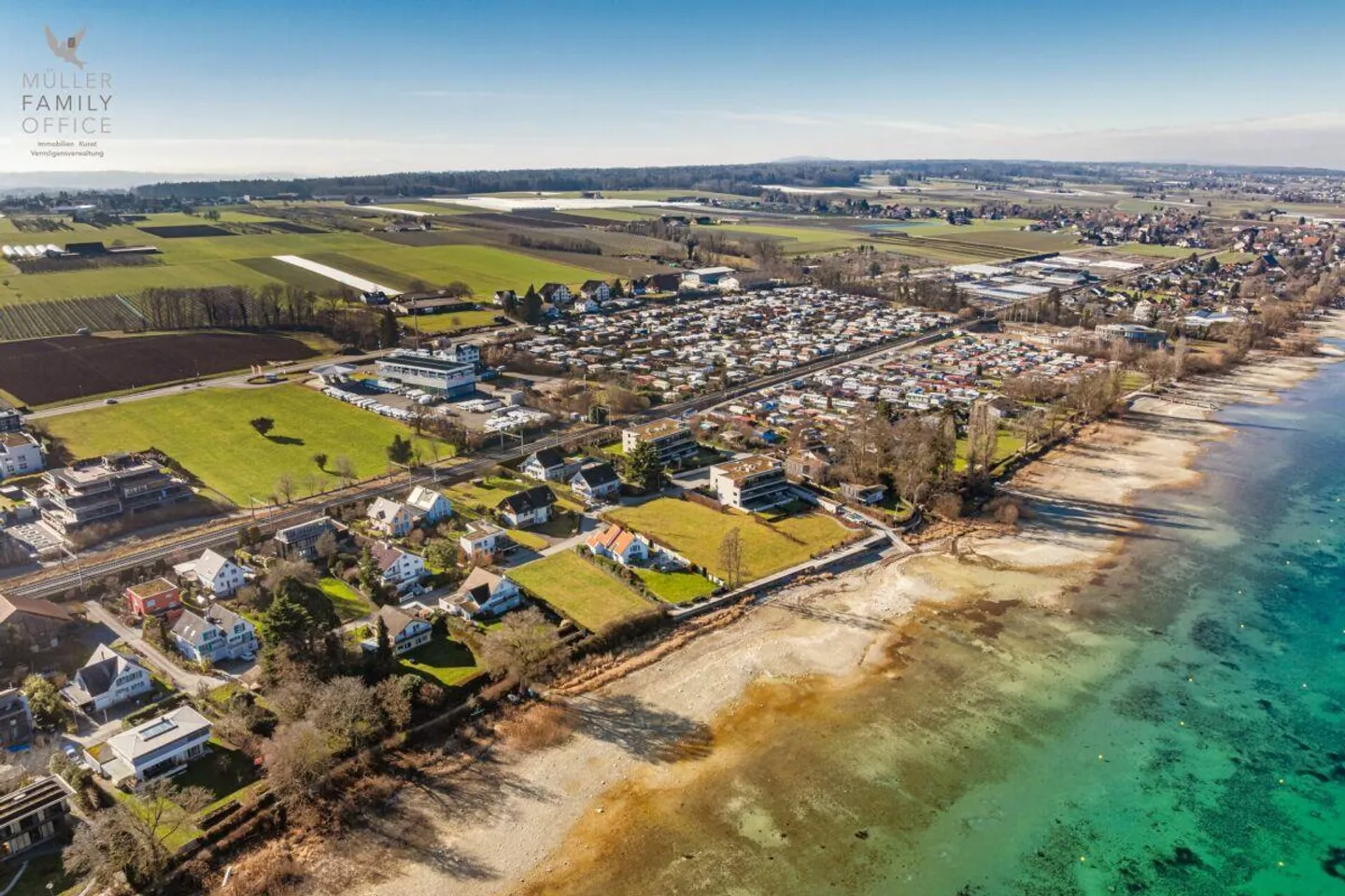 Living by the Lake - Living where others go on vacation - Photo 2 of 13