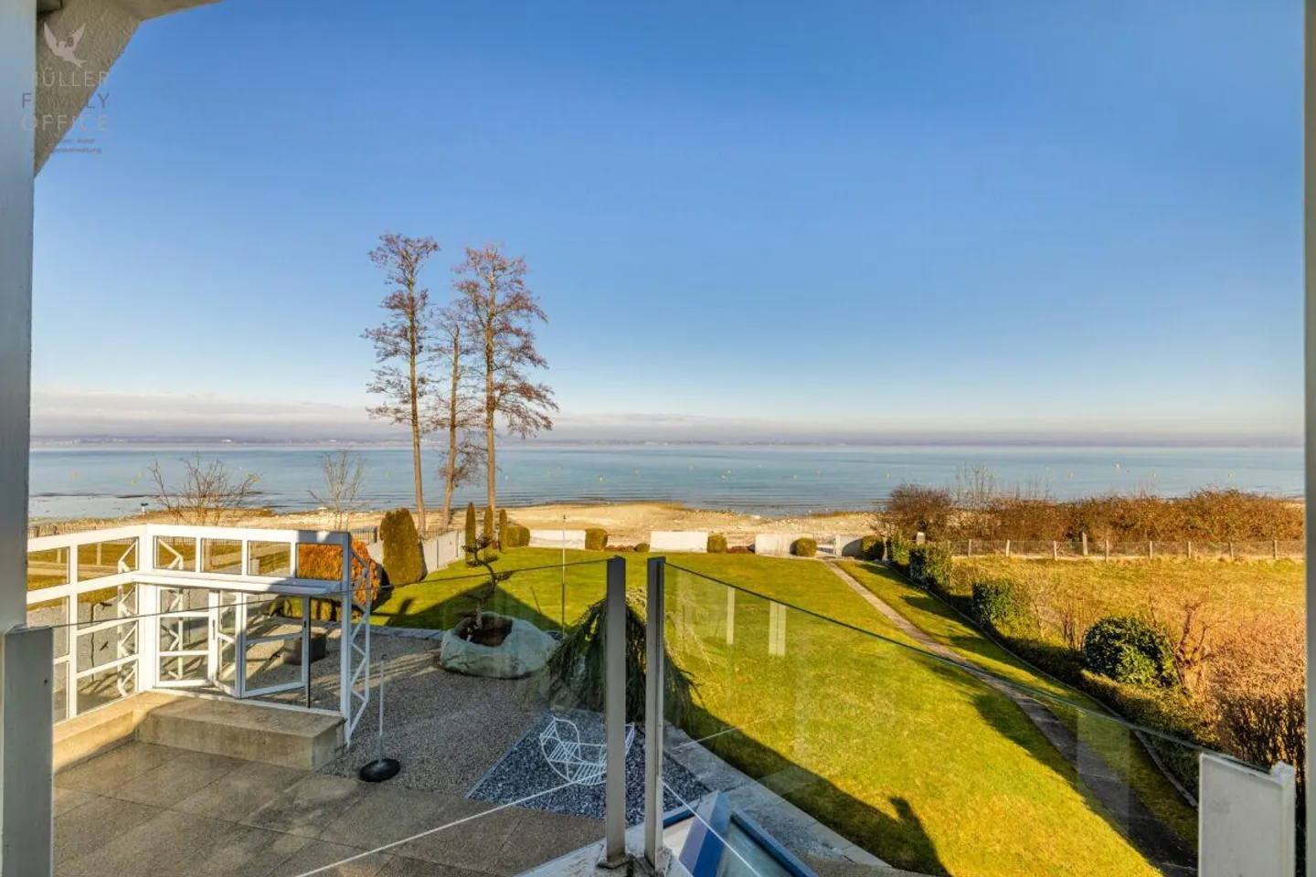 Living by the Lake - Living where others go on vacation - Photo 8 of 13