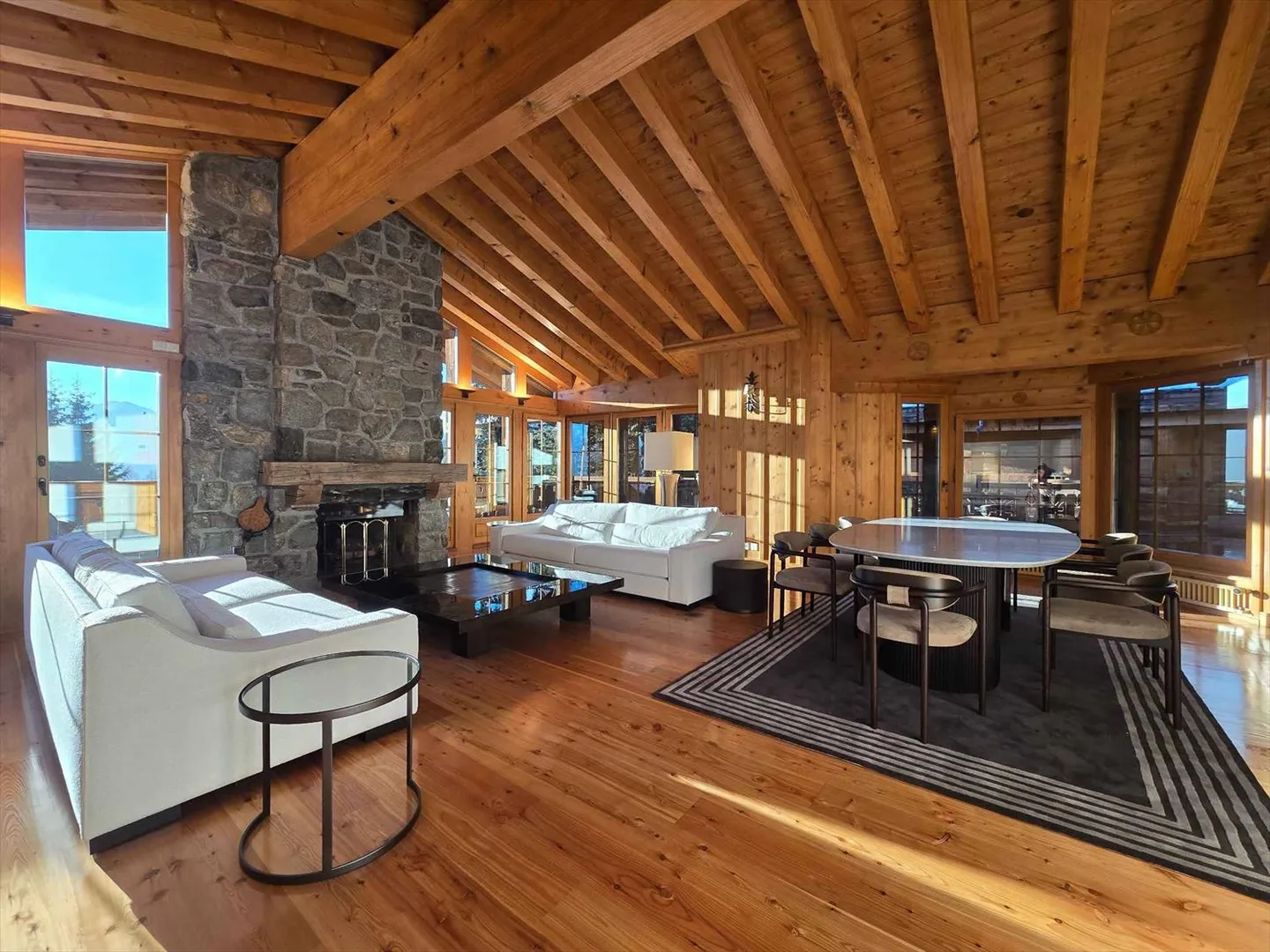 PENTHOUSE ECCEZIONALE, Ski-in/Ski-out, ~260 m², 3 camere - Foto 1 di 13