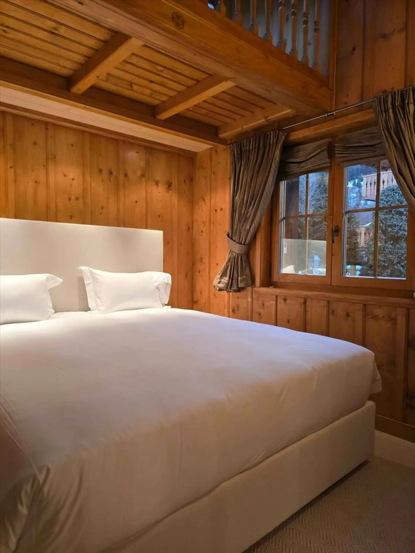 PENTHOUSE ECCEZIONALE, Ski-in/Ski-out, ~260 m², 3 camere - Foto 8 di 13