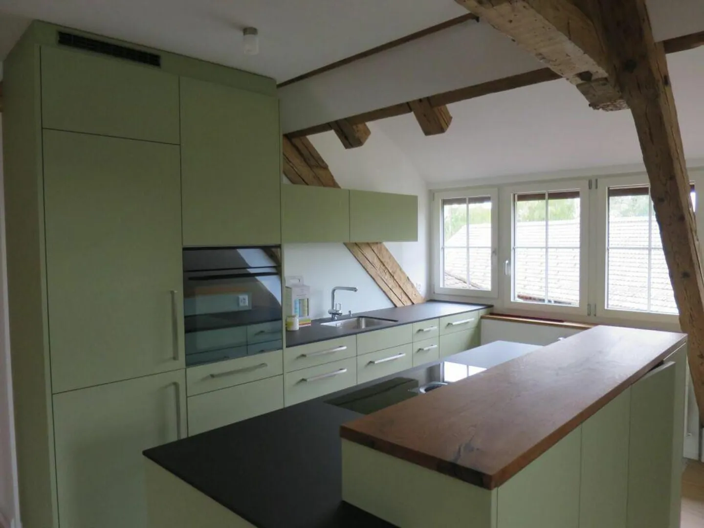 Appartamento attico affascinante in un edificio storico! - Foto 2 di 13