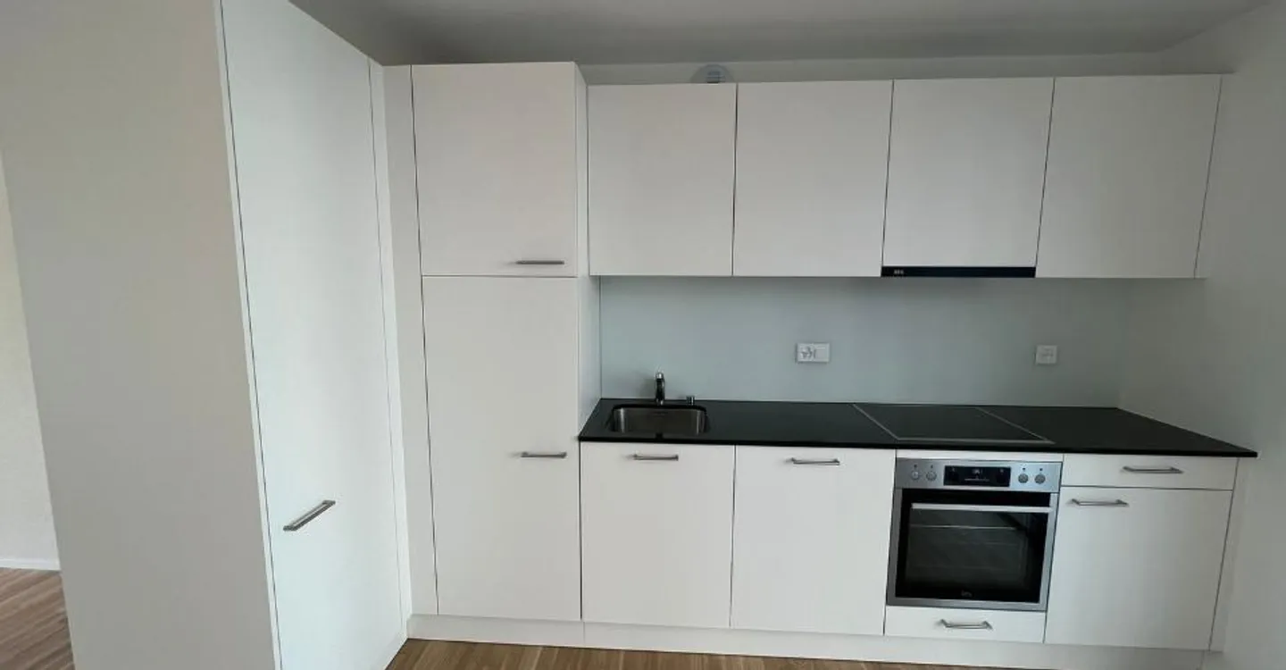 Beautiful 3.5-room apartment on the 2nd floor for rent in Delémont 1 - Photo 3 of 5