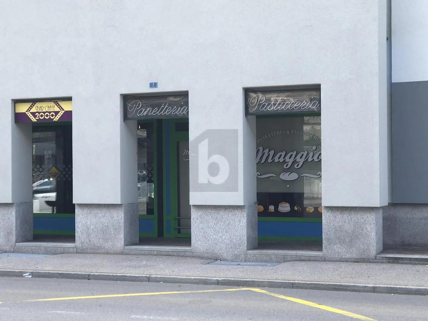 Bureau dans un emplacement central - Photo 2 sur 6