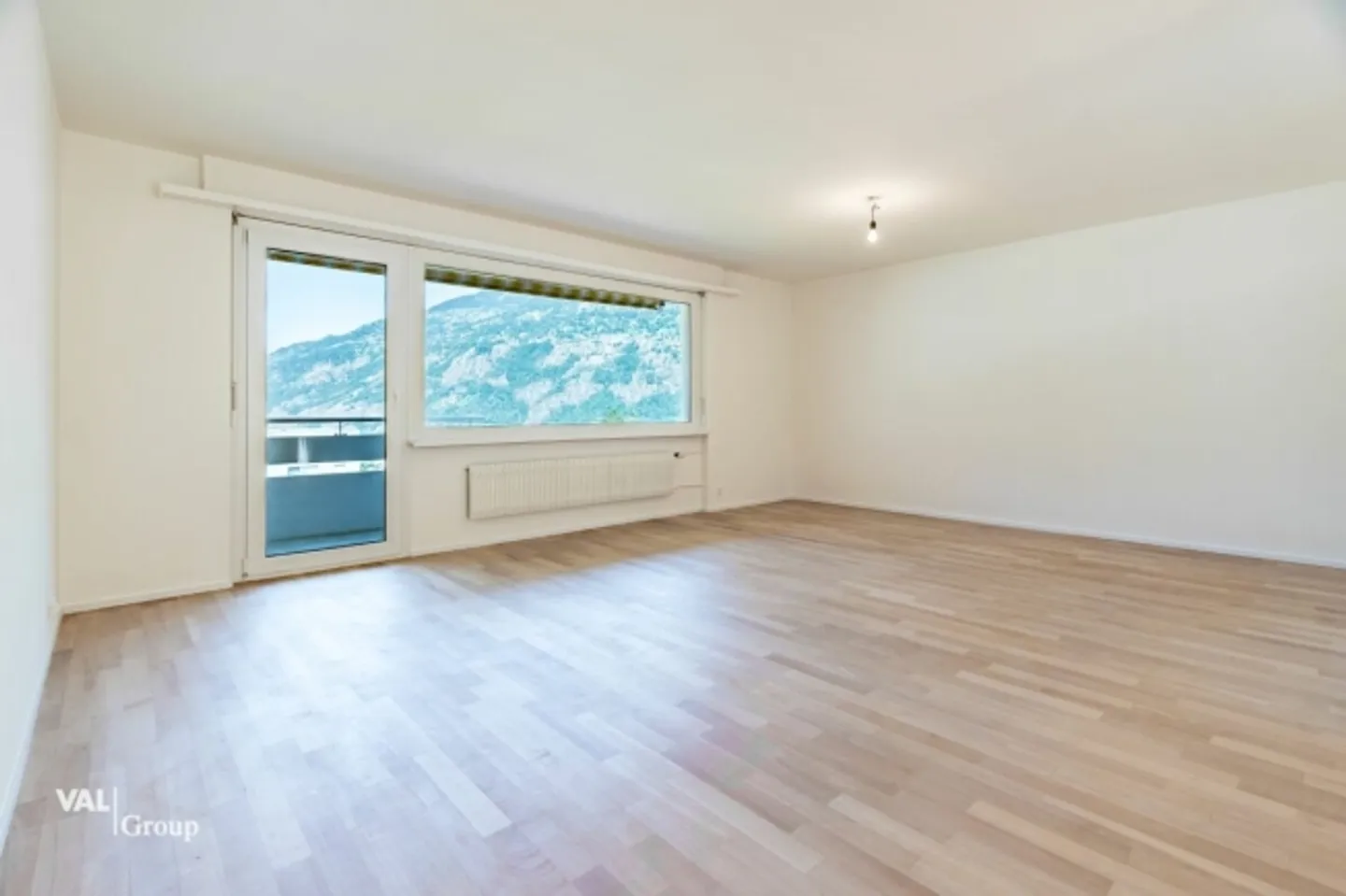 Appartamento luminoso con vista sulla valle in un quartiere adatto alle famiglie - Foto 3 di 20