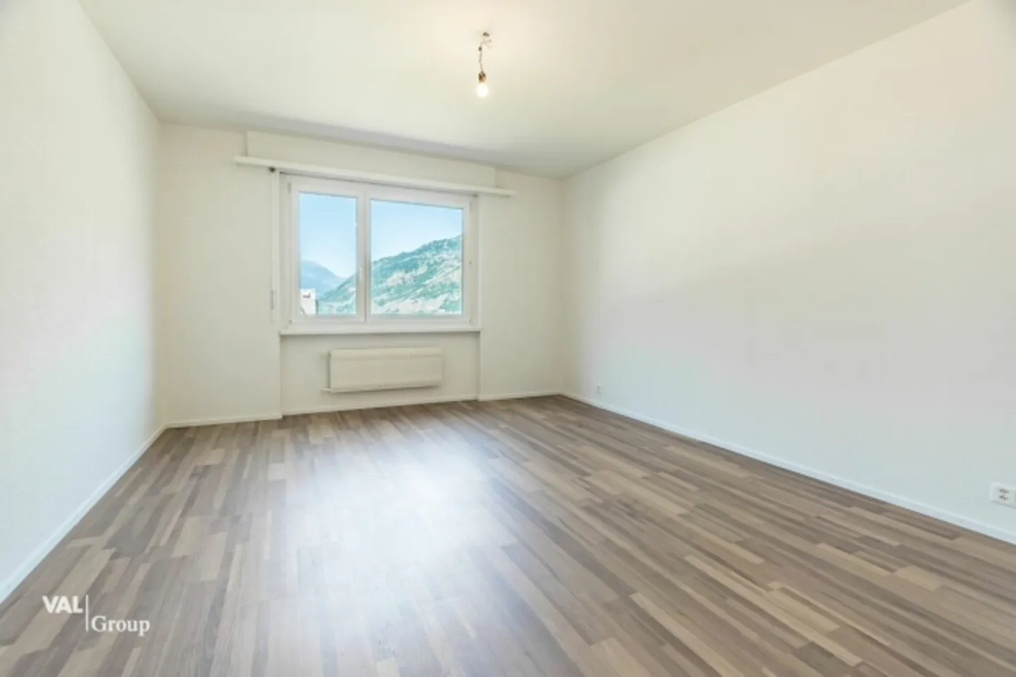 Appartamento luminoso con vista sulla valle in un quartiere adatto alle famiglie - Foto 13 di 20