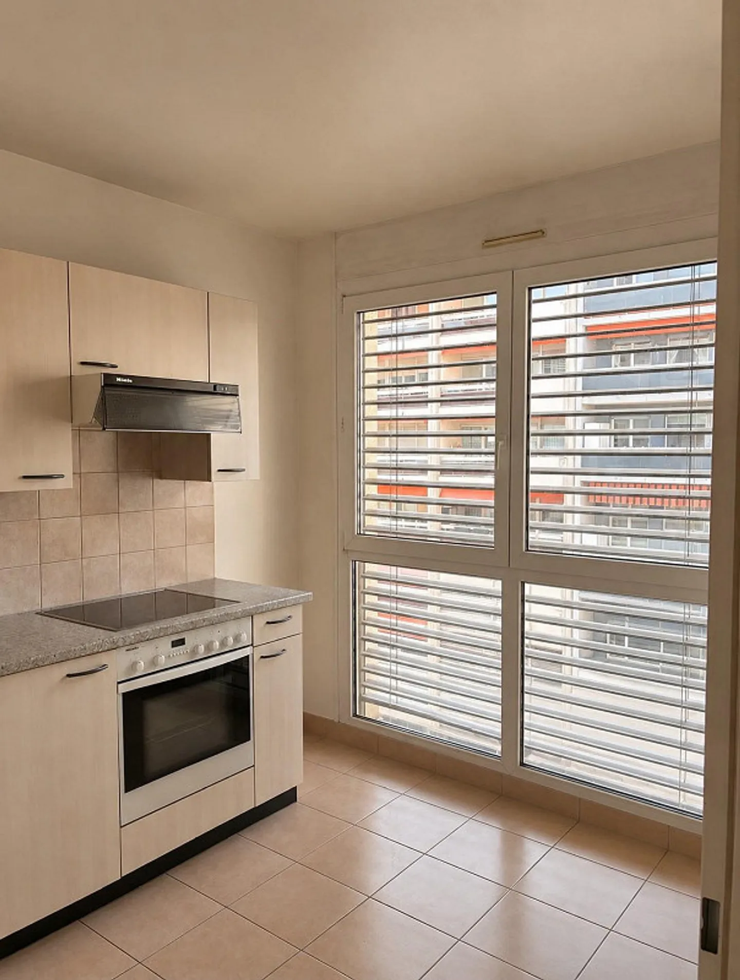 3-Zimmer-Wohnung im 6. Stock Rue Daubin 22, 1203 Genf - Foto 2 von 5