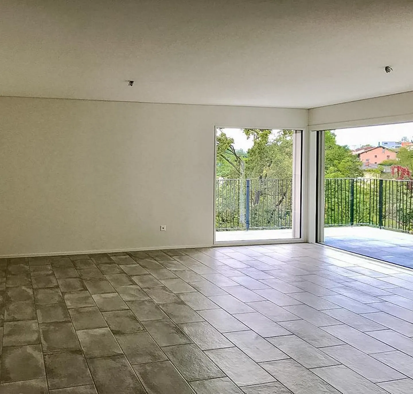 Geräumige und moderne 3,5 Zimmer in Vacallo - Foto 1 von 6