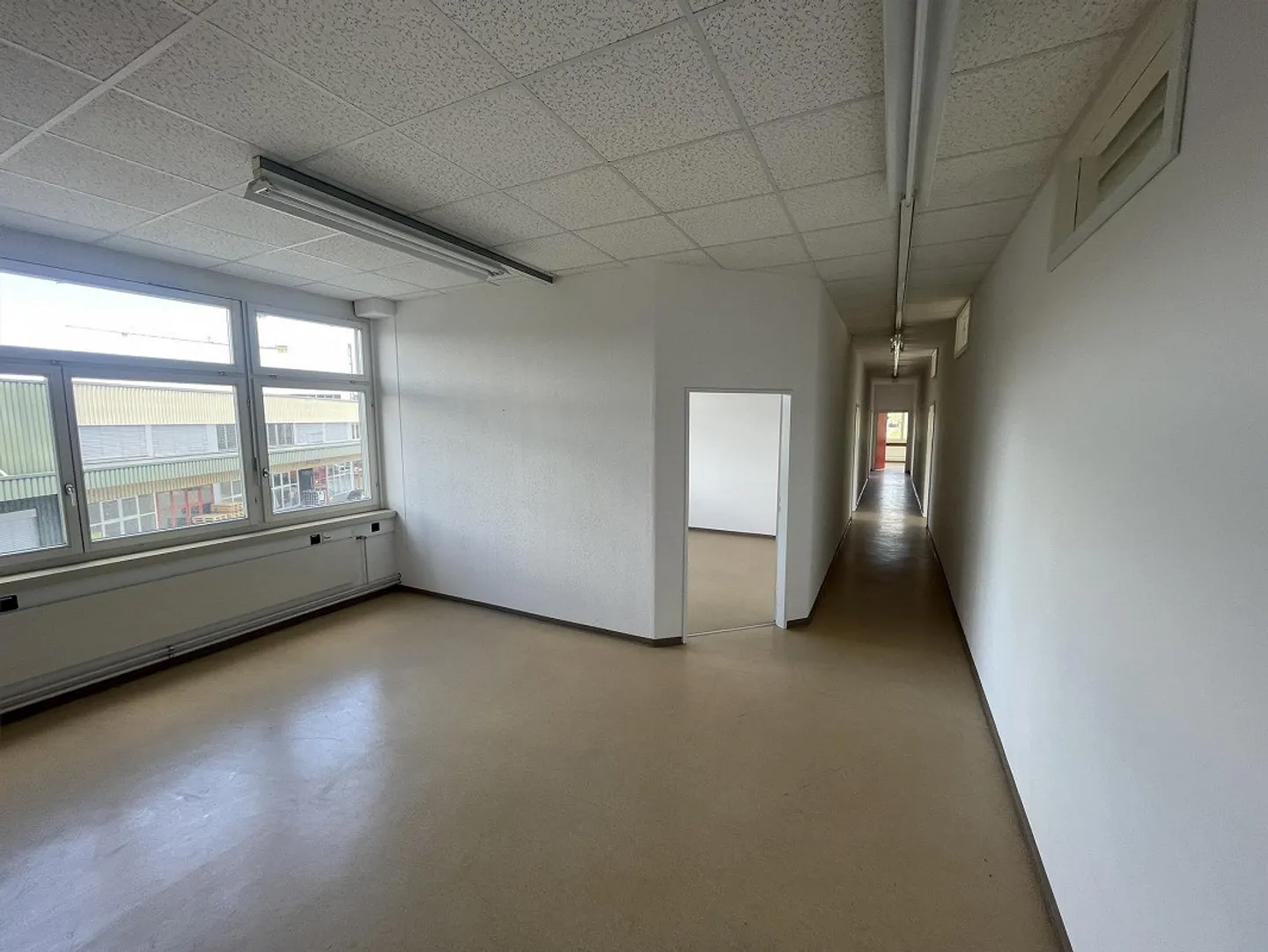 Zu Vermieten Büroraum oder Klein Gewerbe - Foto 9 von 9