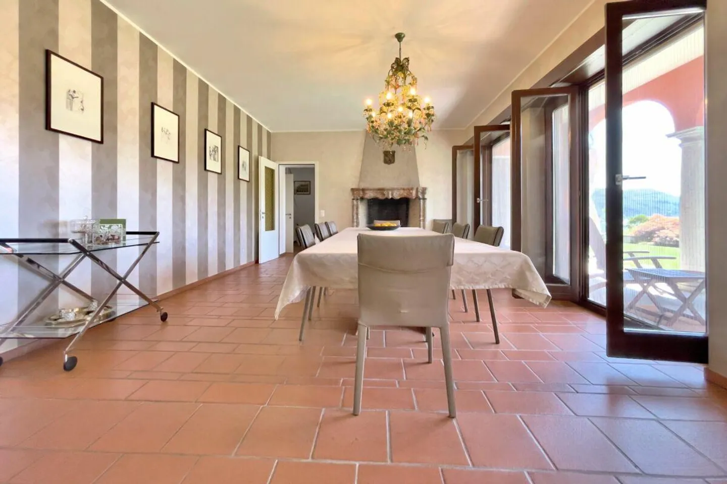 Bellissima villa unifamiliare con vista mozzafiato - Foto 4 di 12