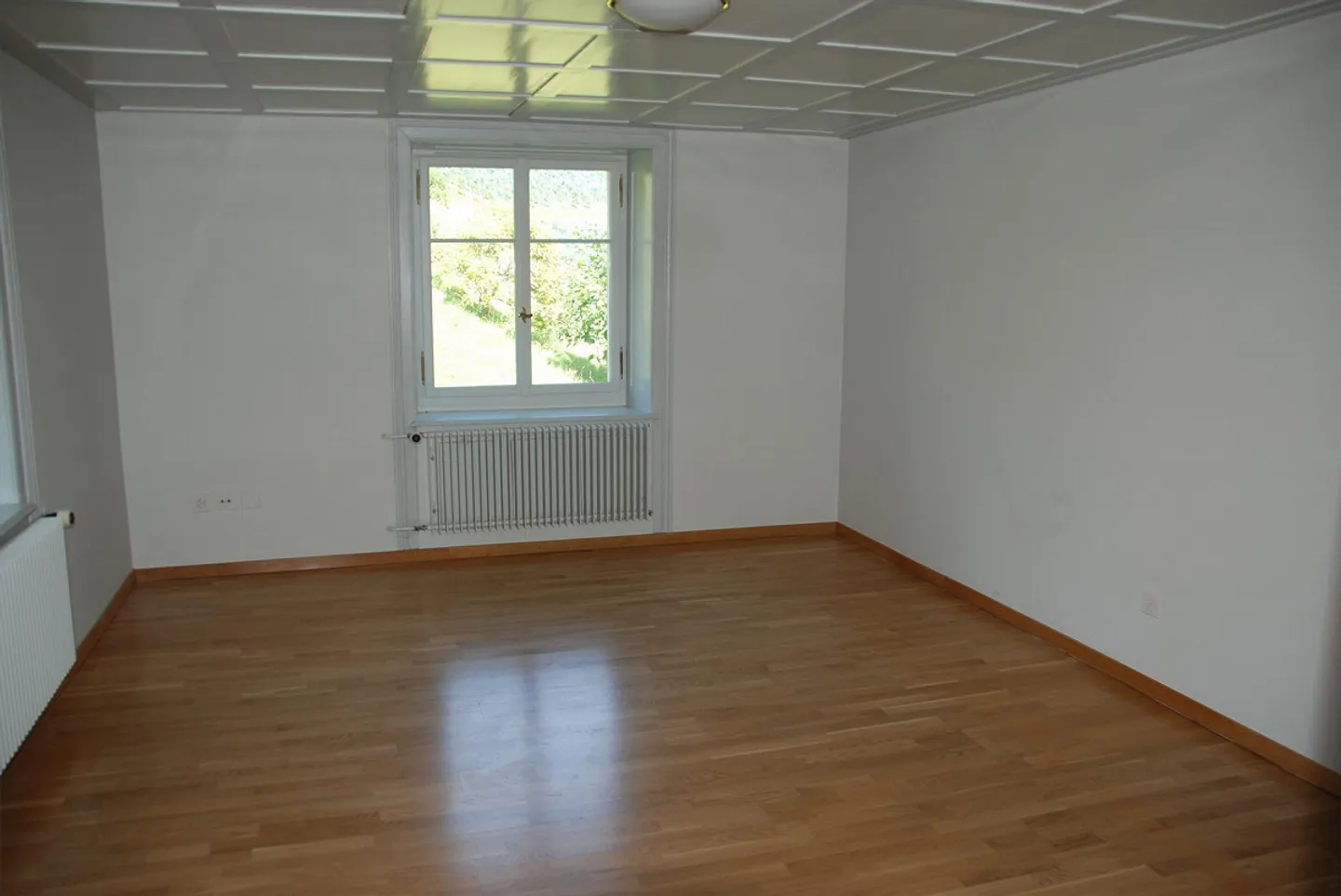 Charming Semi-Detached House with Lake View in Männedorf - Photo 12 of 18