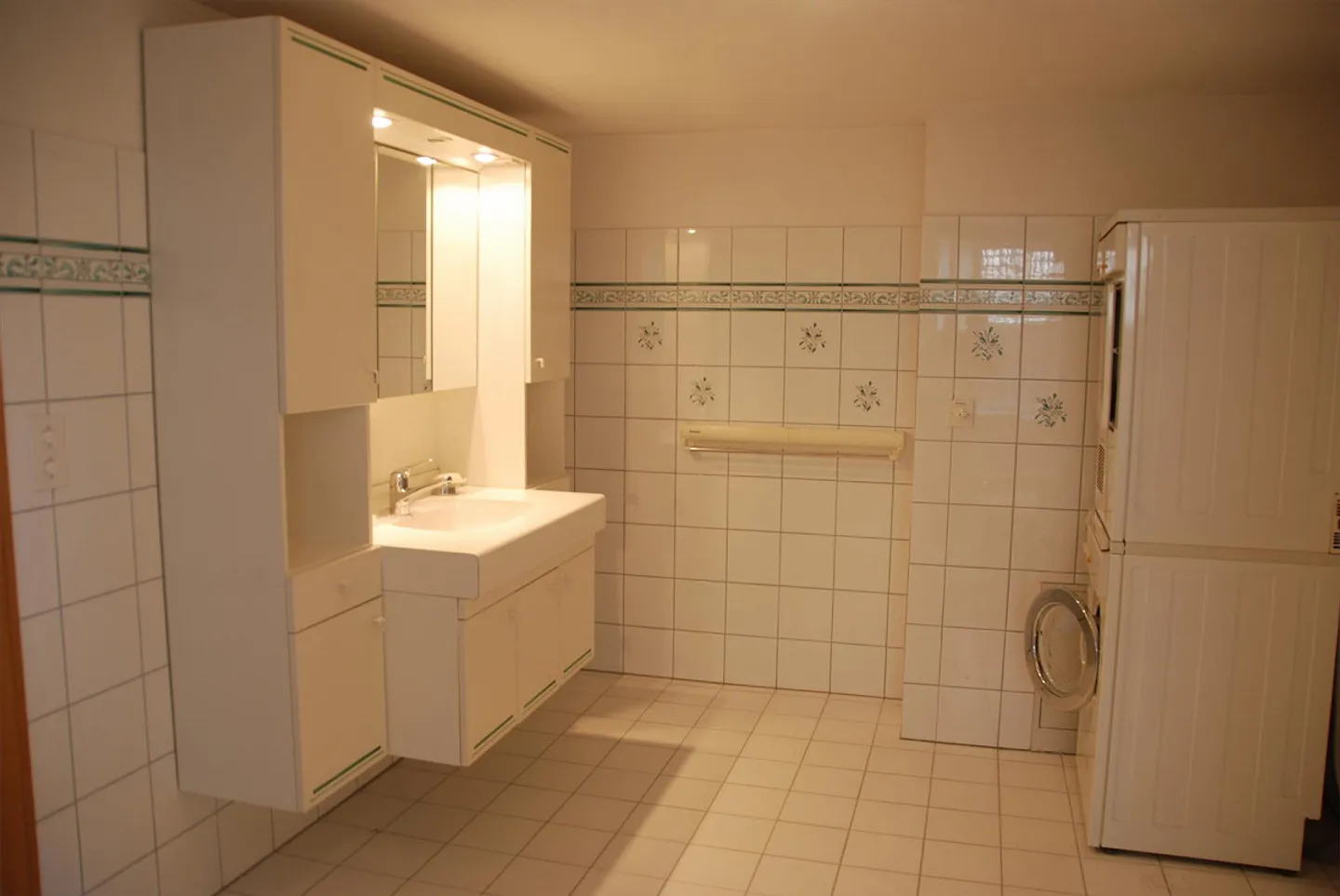 Charming Semi-Detached House with Lake View in Männedorf - Photo 14 of 18
