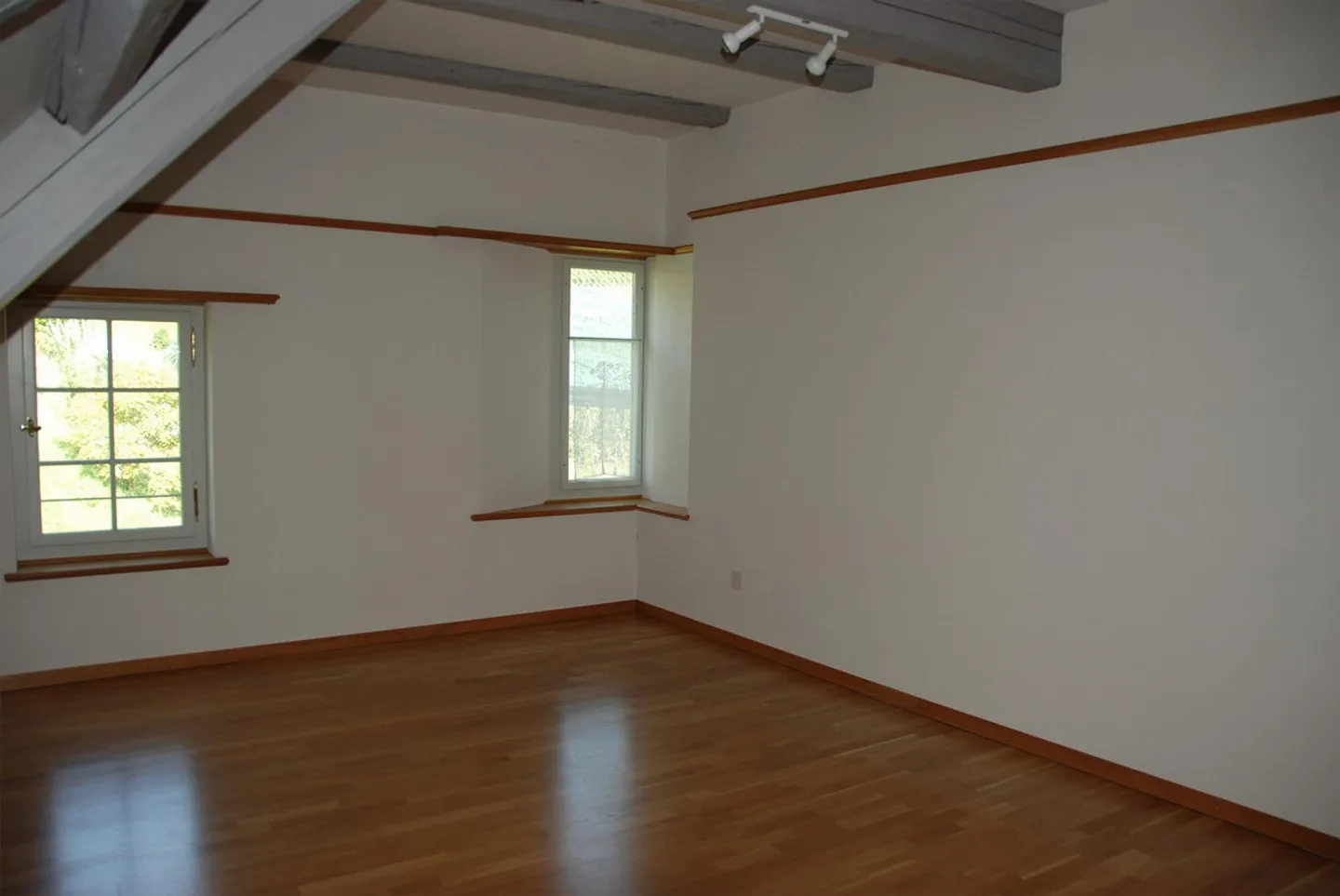 Charming Semi-Detached House with Lake View in Männedorf - Photo 15 of 18