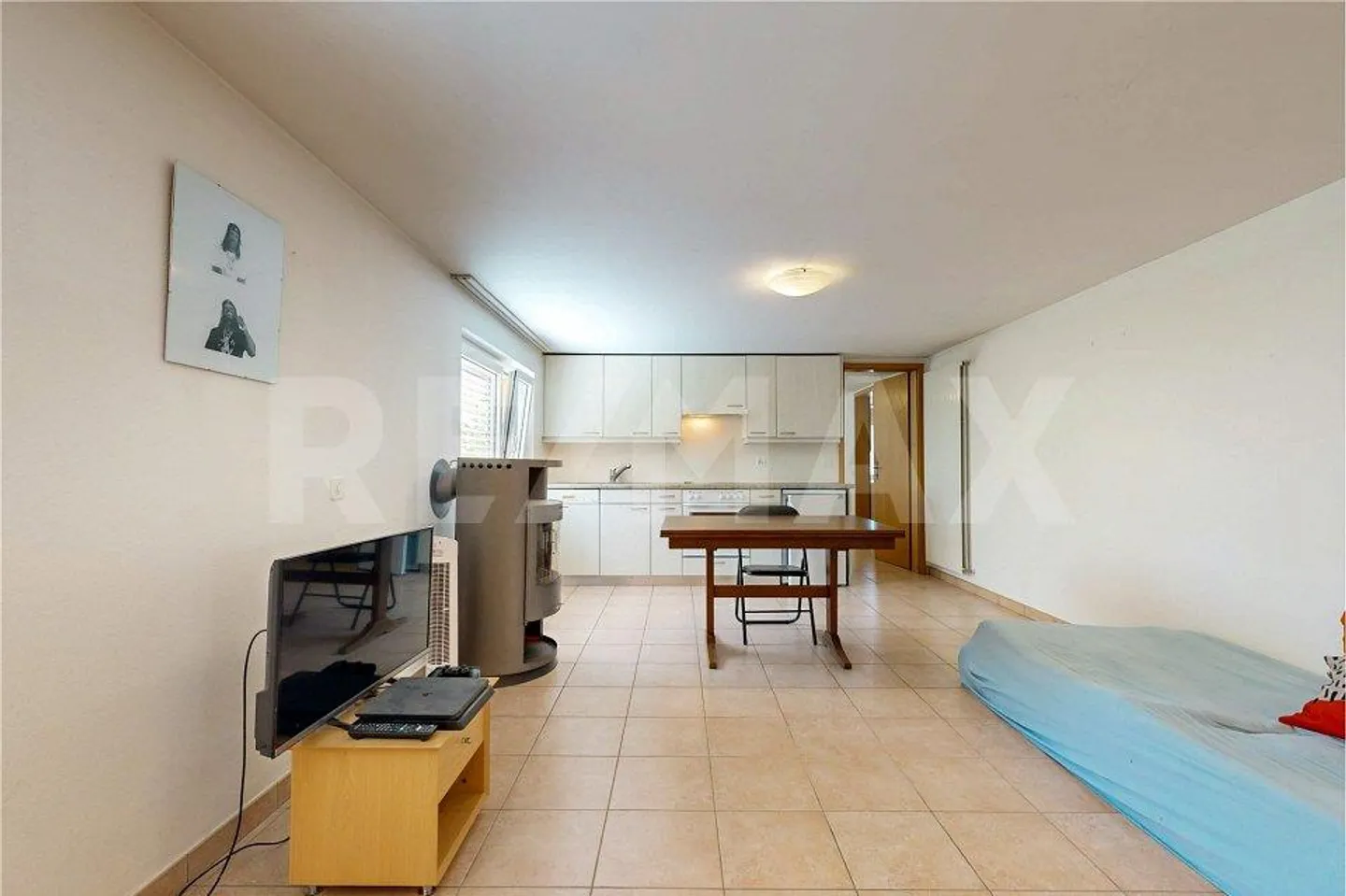 House with two apartments - Photo 6 of 13