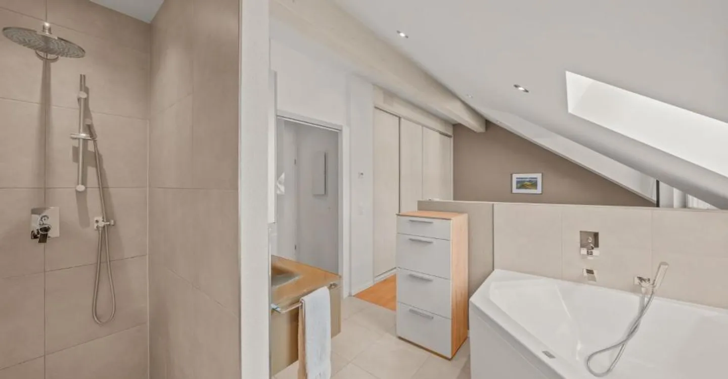 Superbo attico MINERGIE di 5,5 locali a 3 minuti da Nyon - Foto 3 di 8