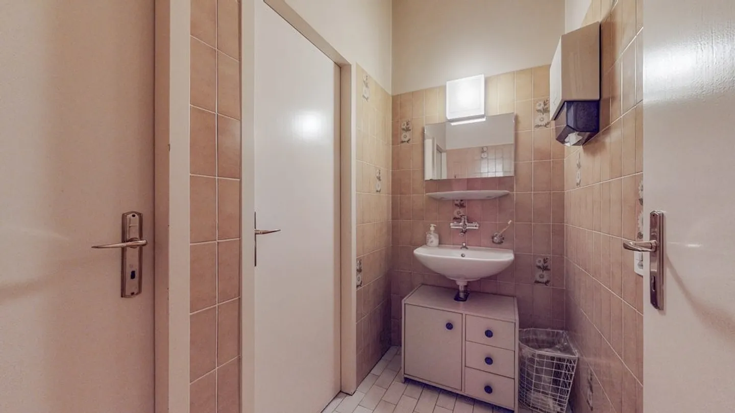 Your future office just steps from the train station - Photo 12 of 12