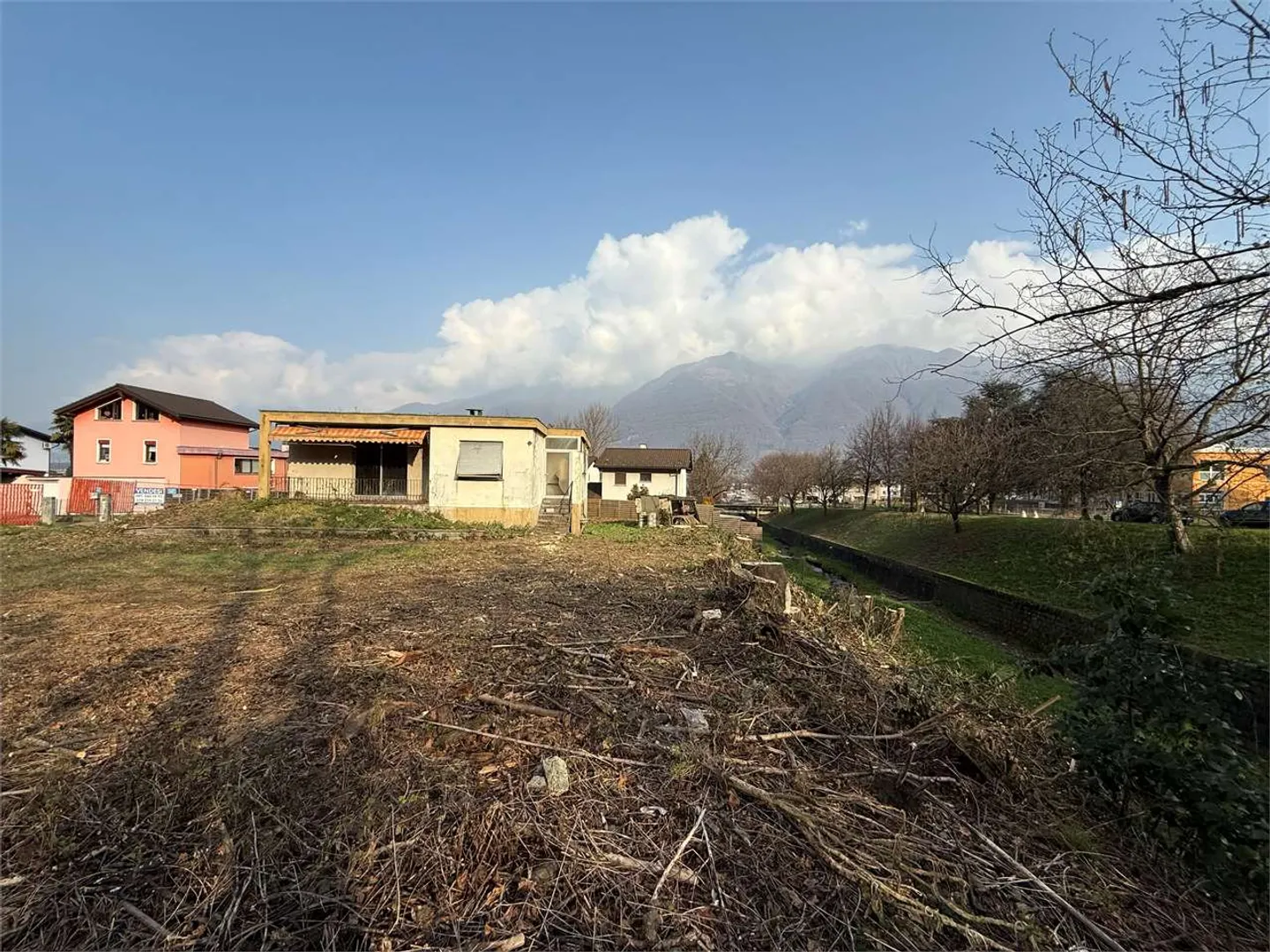 Terrain constructible à vendre - Photo 3 sur 8