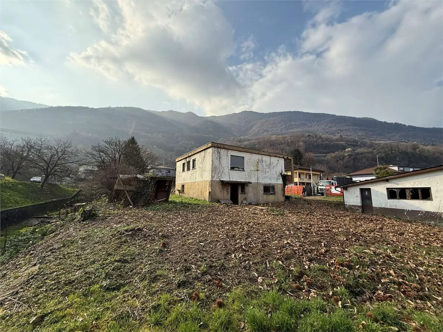 Terrain constructible à vendre - Photo 4 sur 8