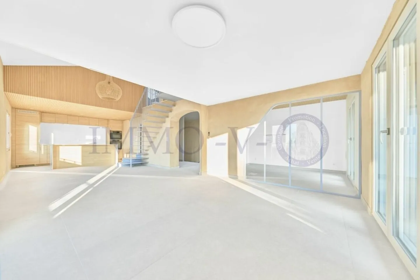 RENOVEE DE STANDING AVEC GRAND JARDIN ET VUE LAC - 5P + STUDIO - Photo 2 sur 20