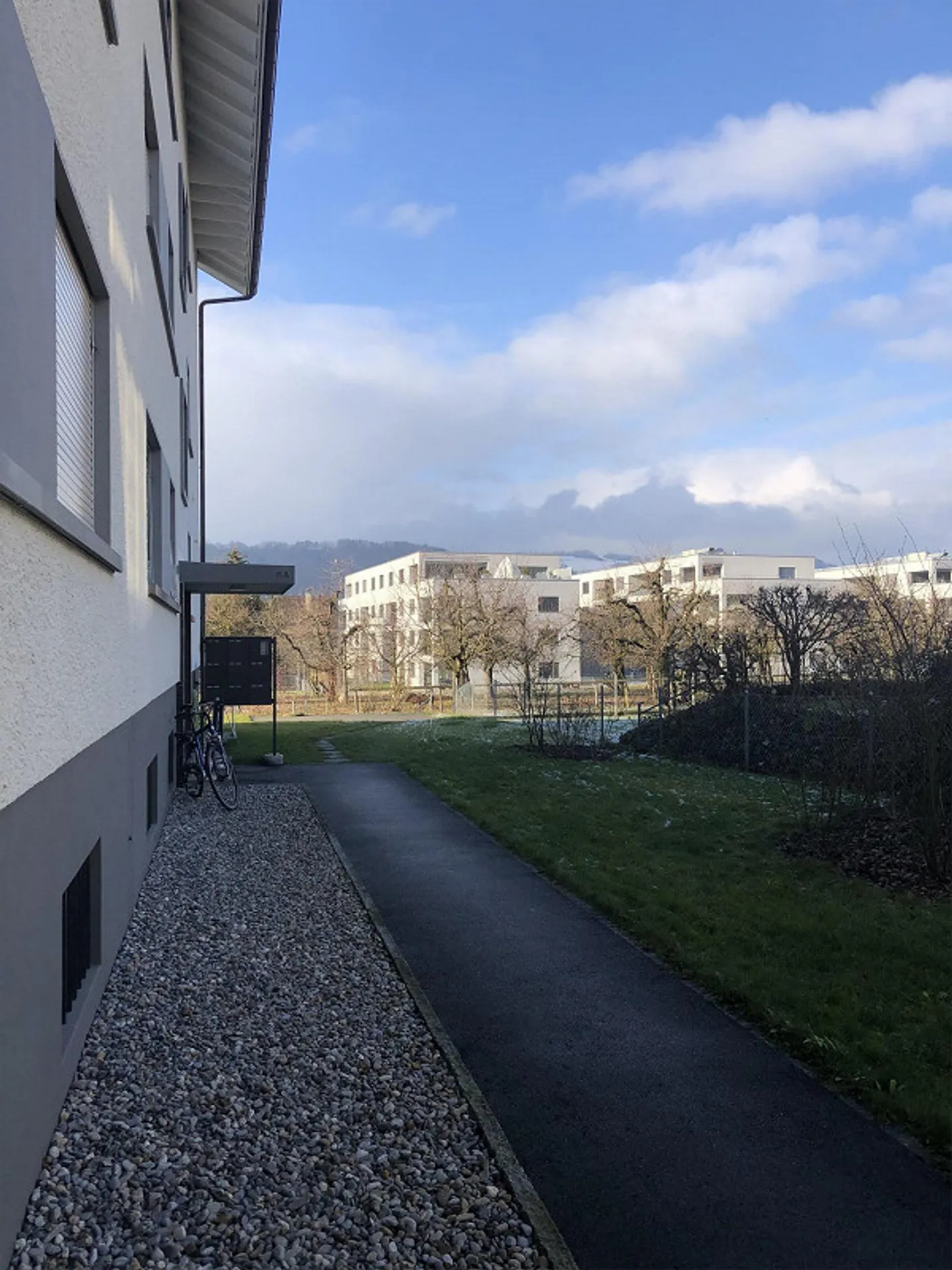 Ampio appartamento con 4 stanze a Münsingen - Foto 2 di 22