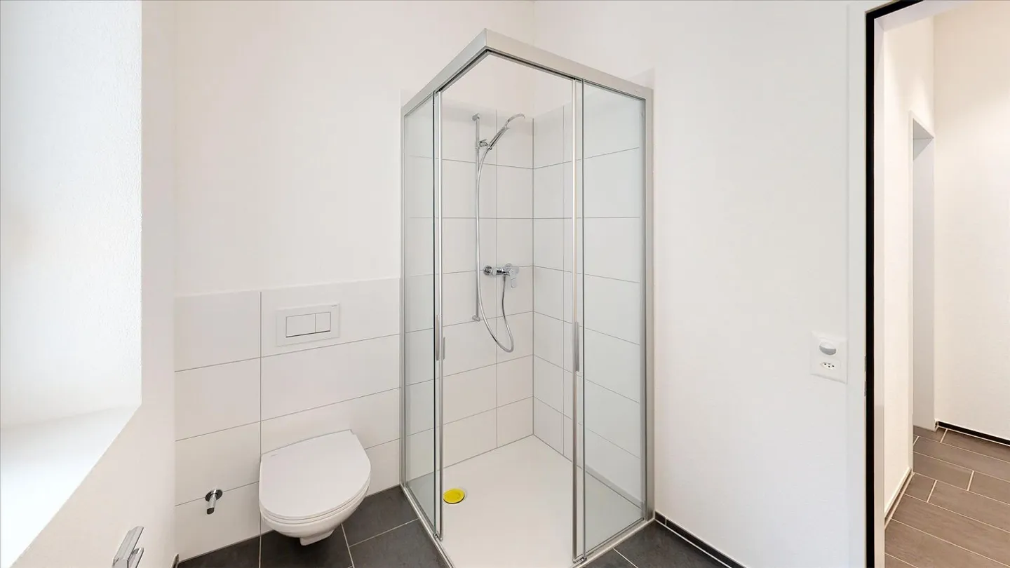 Attractive commercial space in a central location - perfect for your team! - Photo 6 of 8