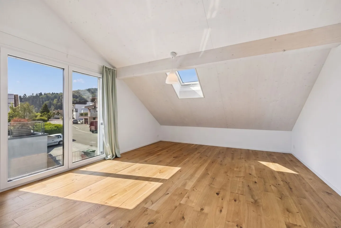 5.5-Room Maisonette Apartment with a View of the Limmattal - Photo 6 of 17