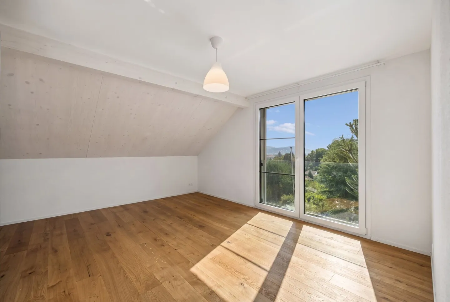 5.5-Room Maisonette Apartment with a View of the Limmattal - Photo 7 of 17