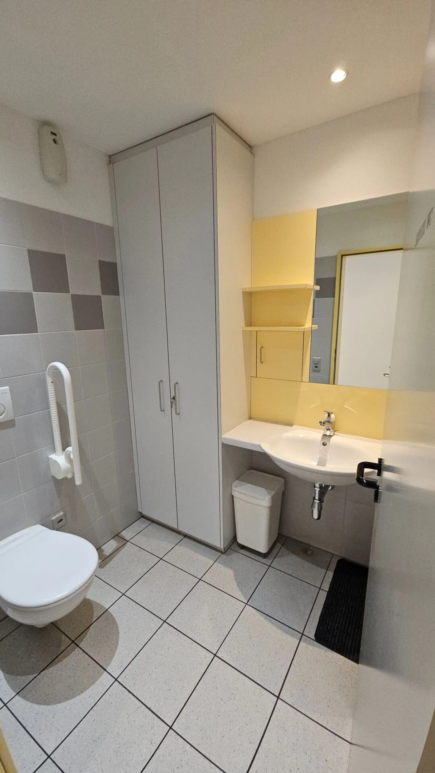 MÖBLIERTES MEDIZINISCHES STUDIO IN CASTIONE - Foto 7 von 7