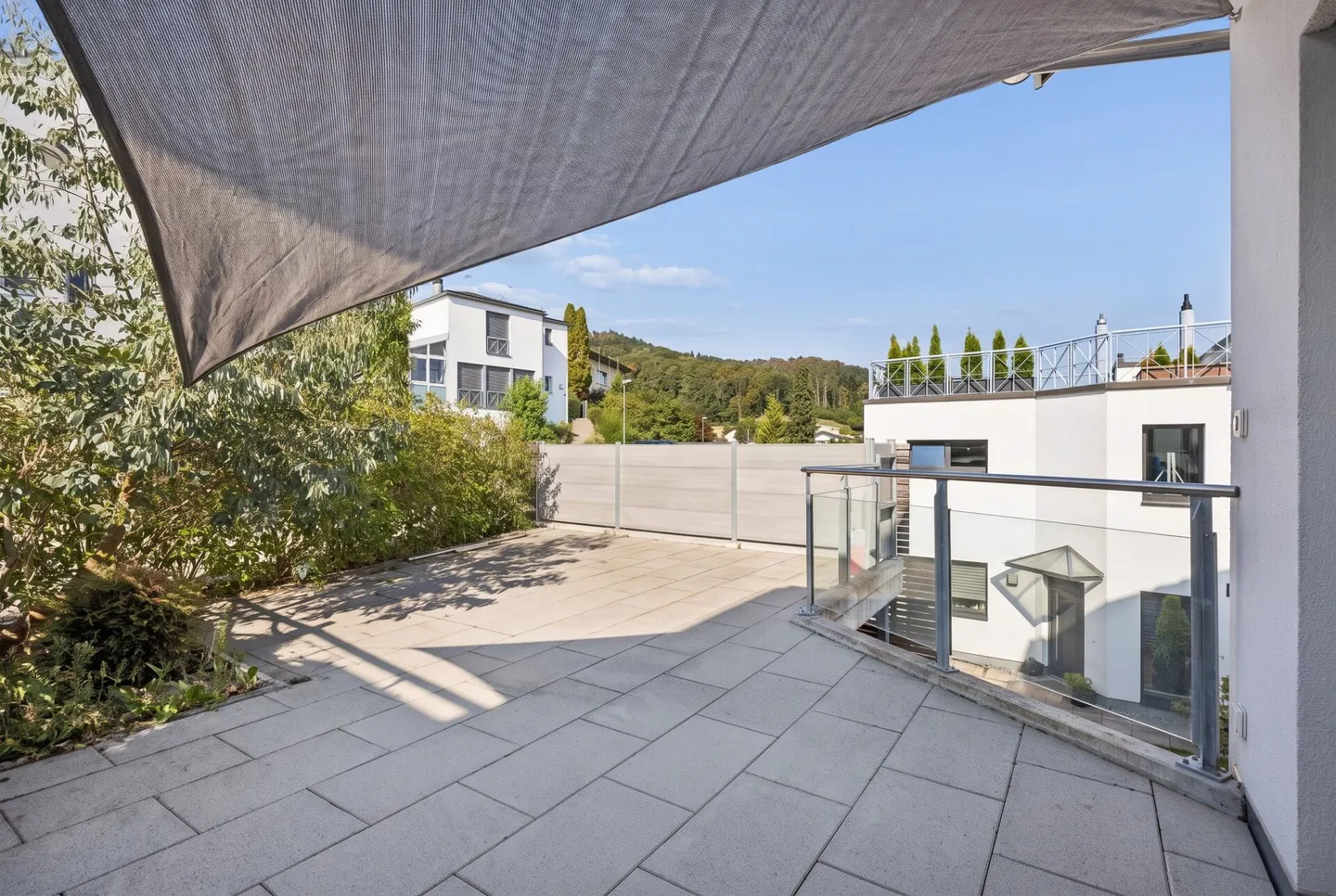 5.5-Room Maisonette Apartment with a View of the Limmattal - Photo 13 of 17