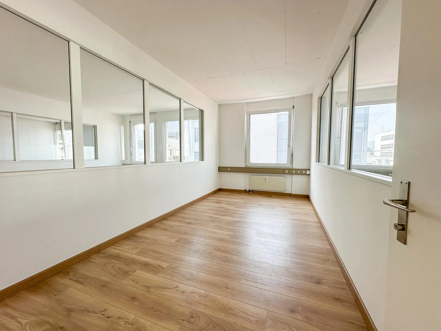 SharedSpace 23: Spazi commerciali versatili a Kägen - Ideale per studio, ufficio, atelier o cosmetica - Foto 3 di 7