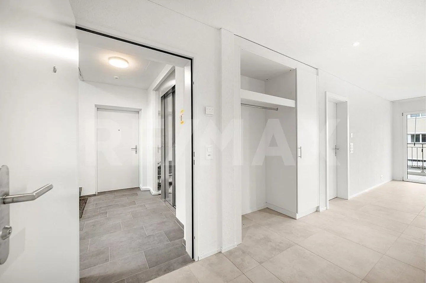 Elegante Wohnung mit Terrasse - Foto 12 von 13