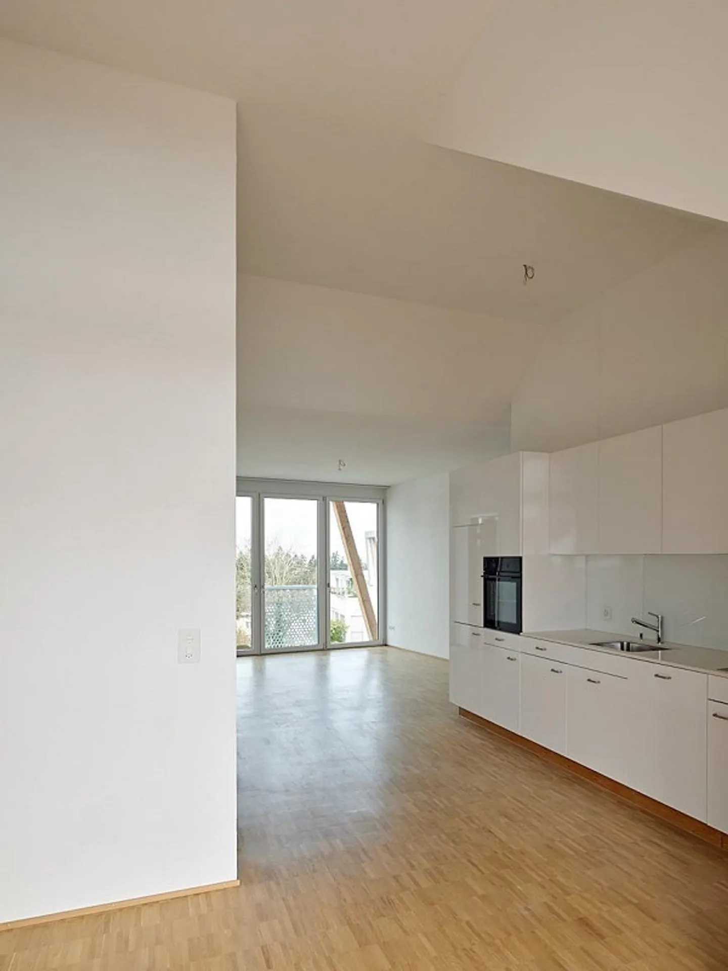 Modern new apartment seeks new residents! - Photo 3 of 7