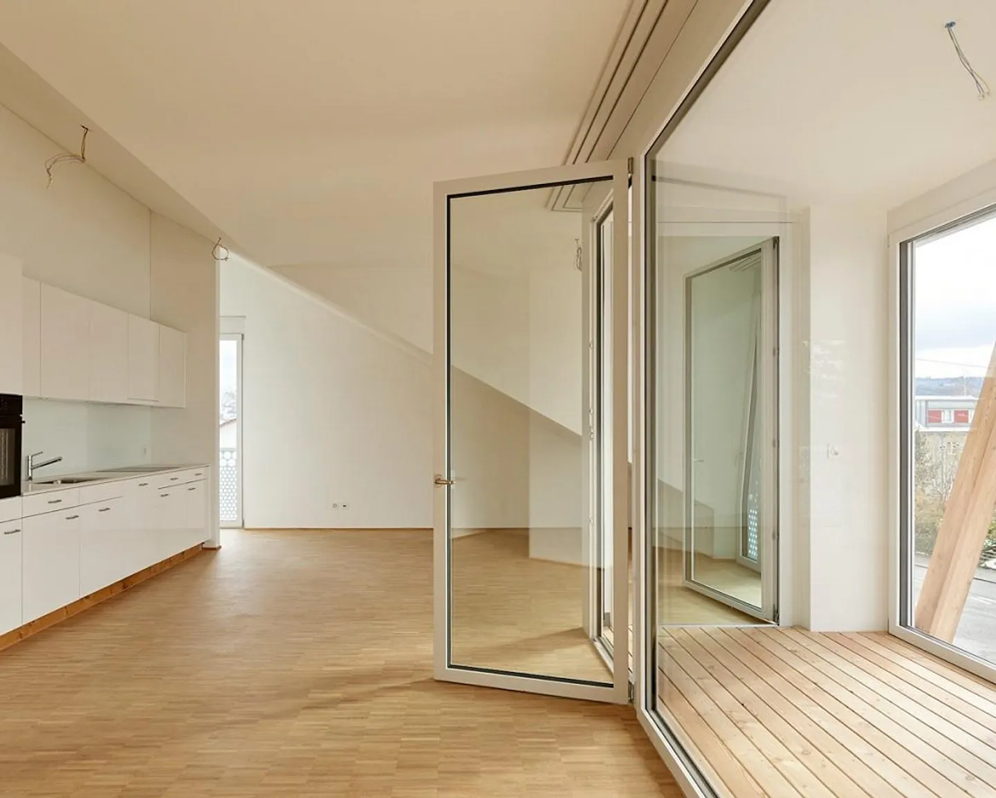 Modern new apartment seeks new residents! - Photo 4 of 7