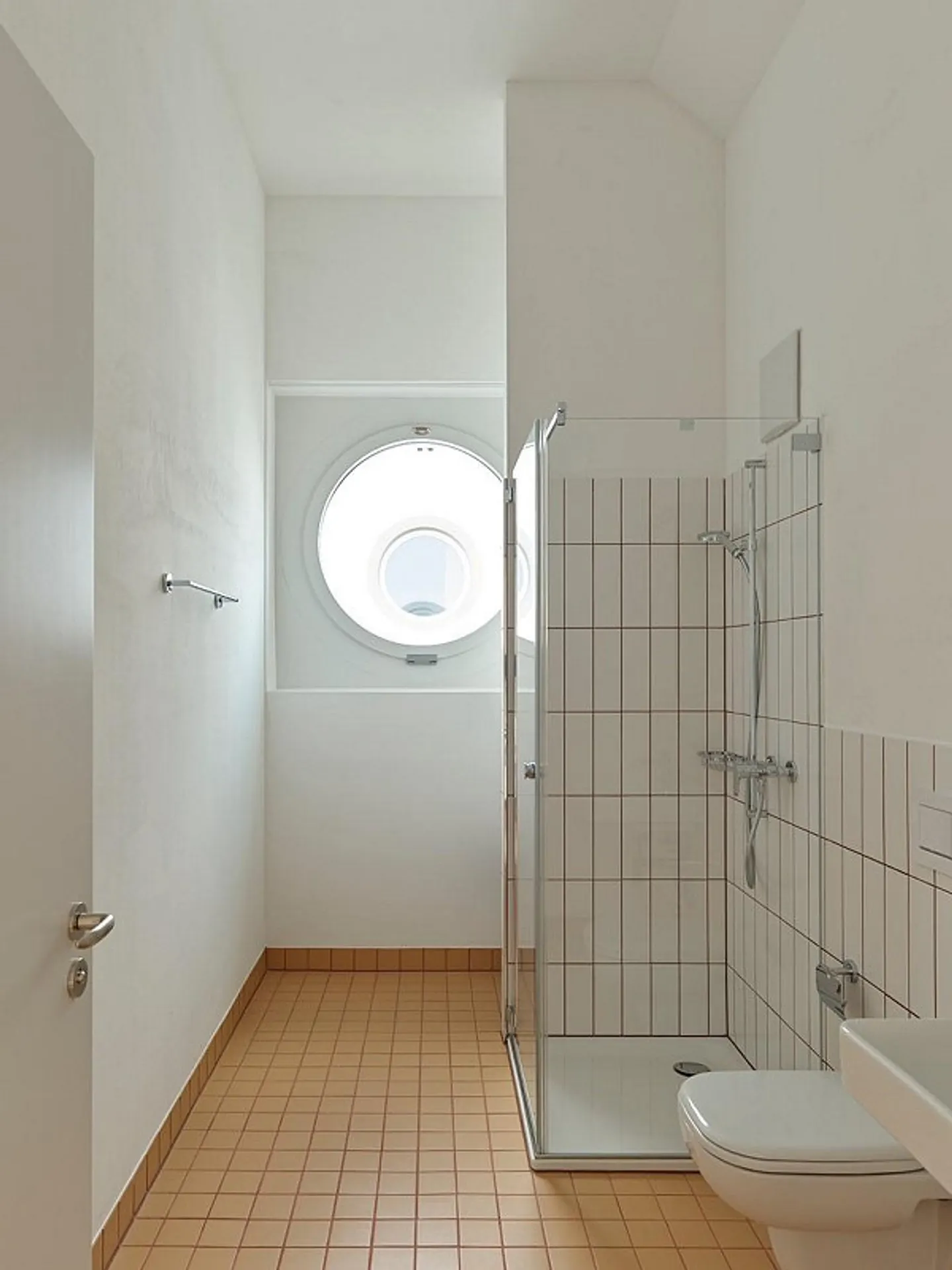 Modern new apartment seeks new residents! - Photo 6 of 7