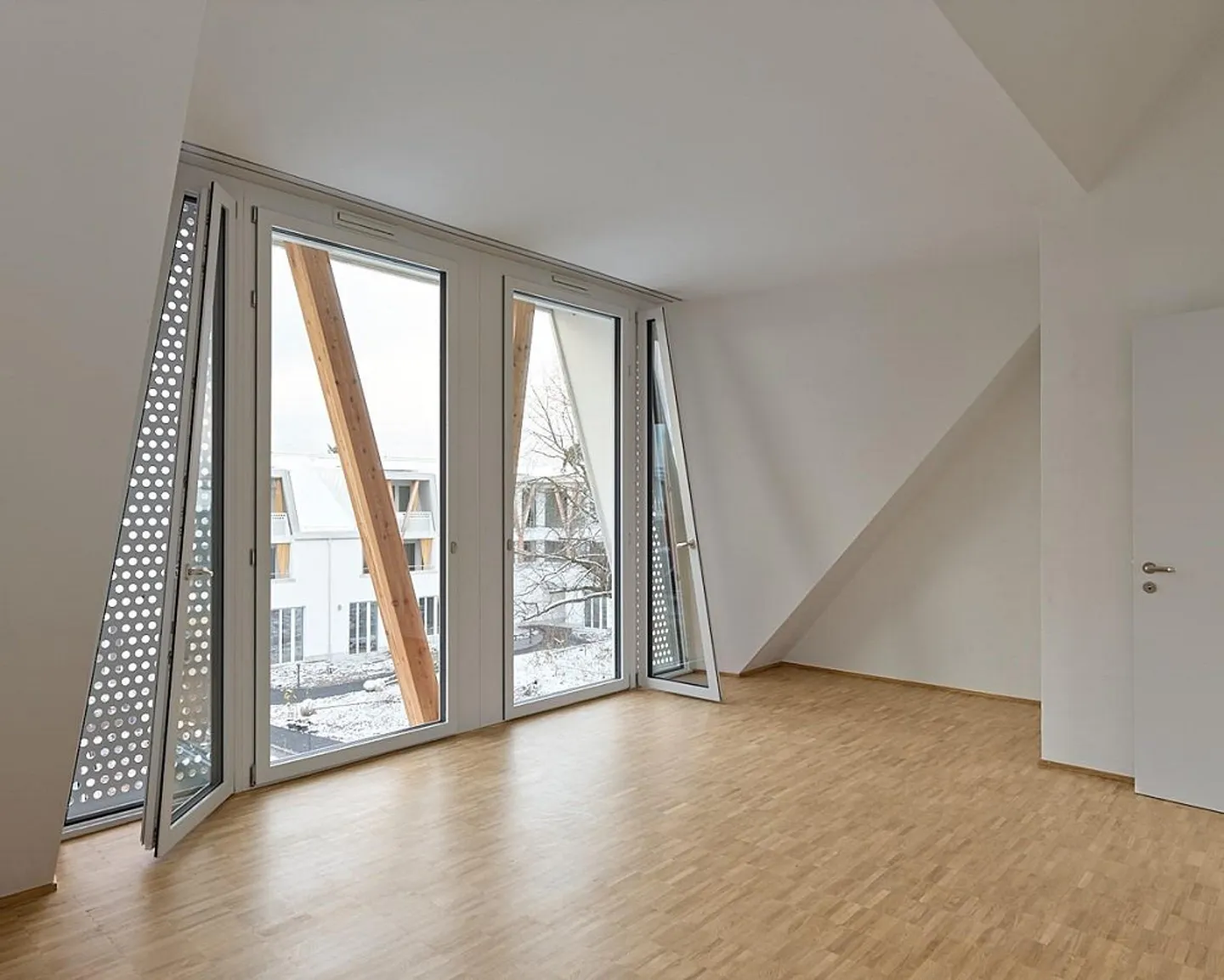 Modern new apartment seeks new residents! - Photo 7 of 7